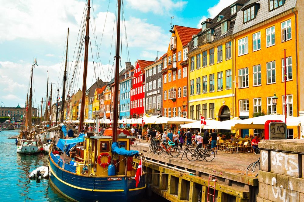 Copenhagen Highlights: History, Royalty & Culture